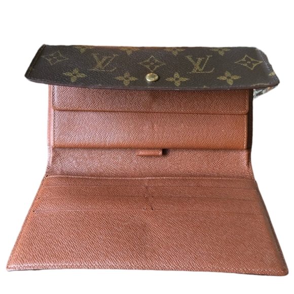 ✨️LOUIS VUITTON MONOGRAM PORTE TRÉSOR INTERNATIONAL WALLET - Picture 4 of 11